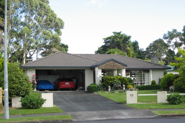 Photo of property in 24 Aristoy Close, Conifer Grove, Takanini, 2112