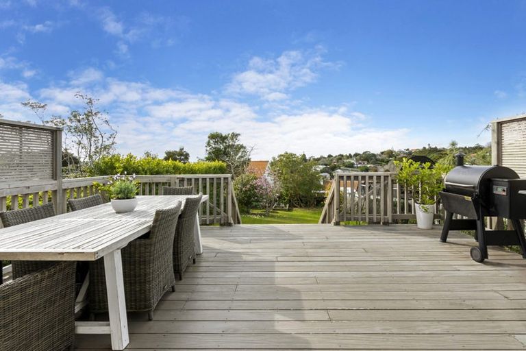 Photo of property in 25 Agincourt Street, Glenfield, Auckland, 0629