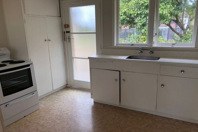 Photo of property in 3/7 Luplau Crescent, Cockle Bay, Auckland, 2014