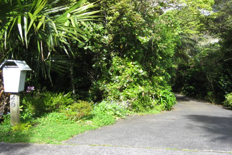 Photo of property in 26 Atarua Gardens, Waiatarua, Auckland, 0604