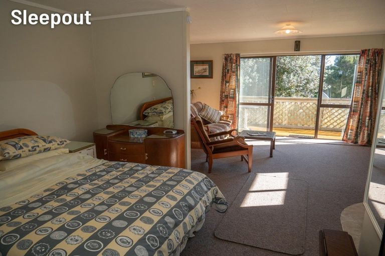 Photo of property in 47 Seaview Road, Cable Bay, 0420