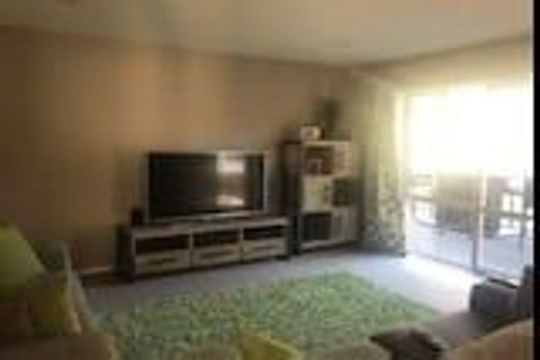 Photo of property in 9 Amoka Crescent, Parklands, Christchurch, 8083