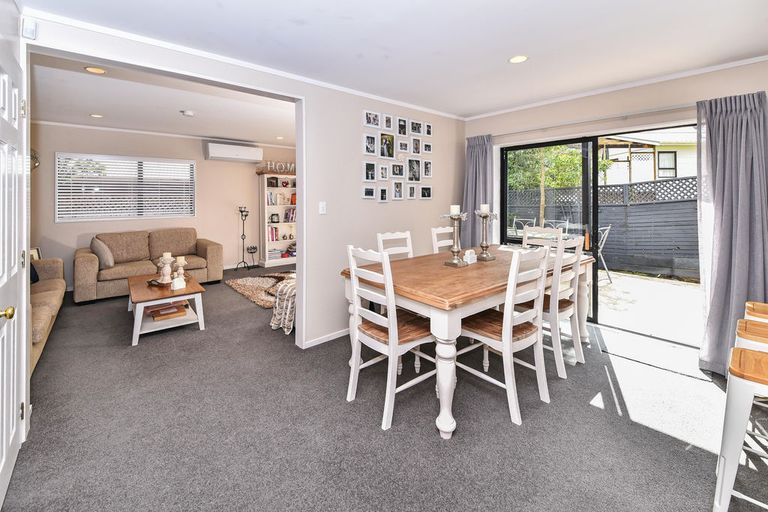 Photo of property in 1/78 Saint Annes Crescent, Wattle Downs, Auckland, 2103