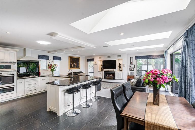 Photo of property in 10 Ander Place, Takapuna, Auckland, 0622