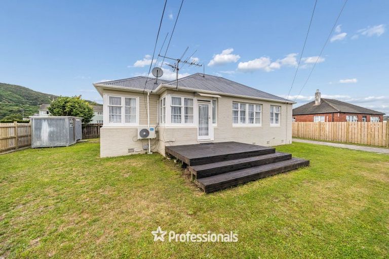 Photo of property in 10 Hughes Crescent, Taita, Lower Hutt, 5011