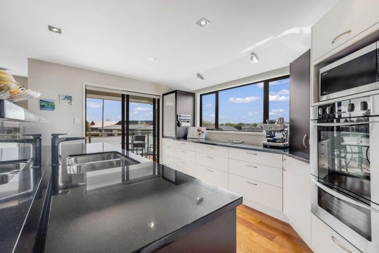 Photo of property in 21 Olena Avenue, Sunnyhills, Auckland, 2010