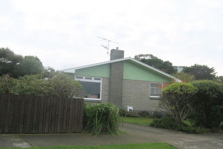 Photo of property in 6 Acacia Avenue, Maungaraki, Lower Hutt, 5010