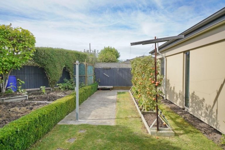 Photo of property in 14 Yellowlees Drive, Kaiapoi, 7630