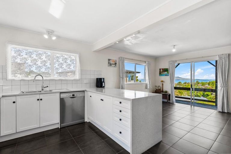 Photo of property in 51 Aberdeen Road, Castor Bay, Auckland, 0620