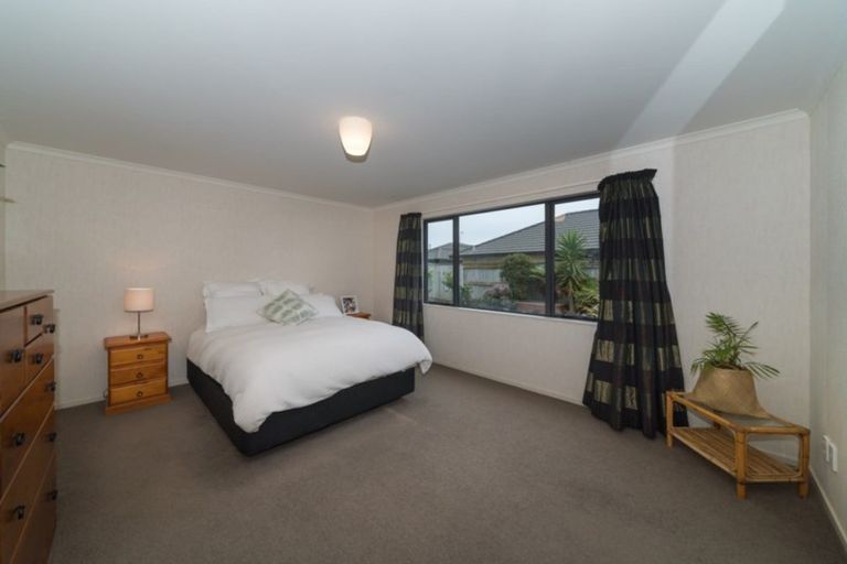 Photo of property in 32 Tennyson Avenue, Kelvin Grove, Palmerston North, 4414