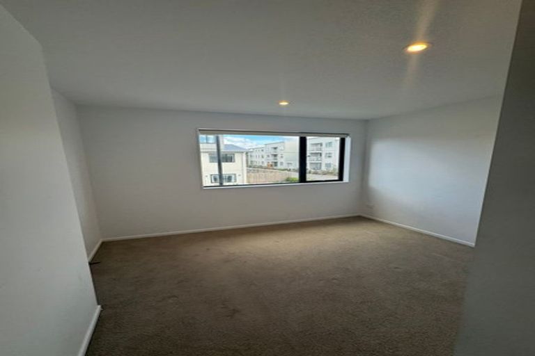 Photo of property in 13 Eileen Newey Place, Henderson, Auckland, 0612