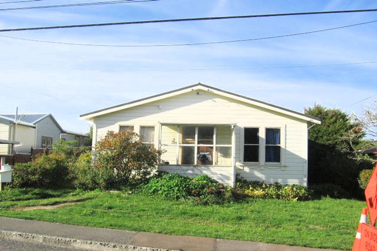 Photo of property in 99 Clifford Road, Johnsonville, Wellington, 6037