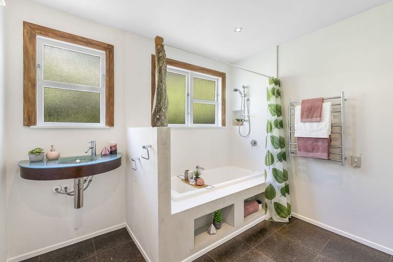 Photo of property in 42 Poplar Avenue, Raumati South, Paraparaumu, 5032