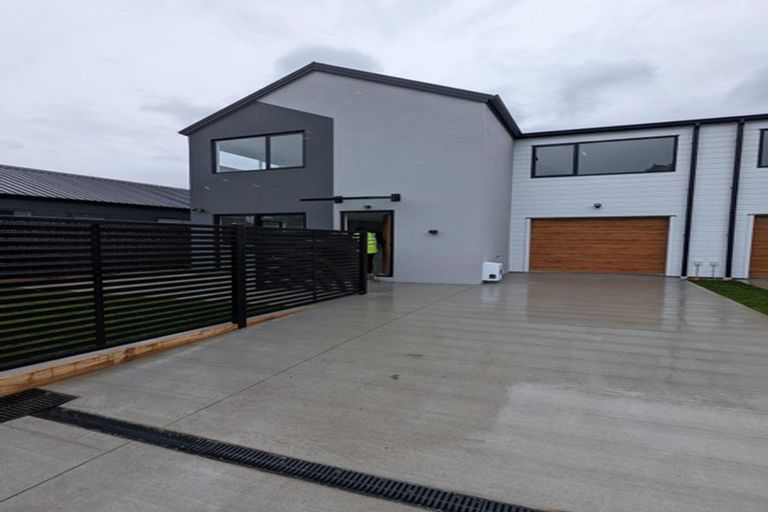 Photo of property in 15 Castletown Street, Wallaceville, Upper Hutt, 5018
