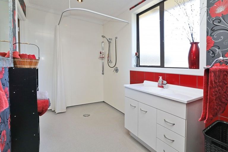 Photo of property in 68 Kakapo Street, Waikiwi, Invercargill, 9810