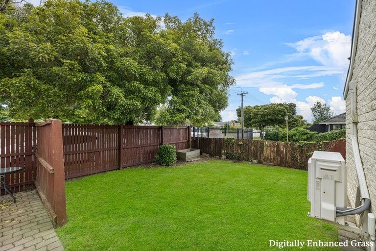 Photo of property in 70 Cutts Road, Russley, Christchurch, 8042