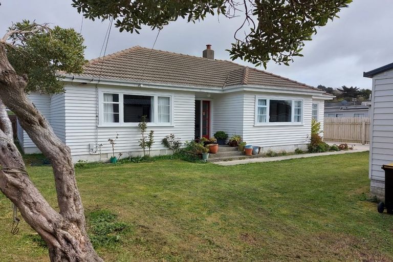 Photo of property in 33 Findlay Street, Tawa, Wellington, 5028