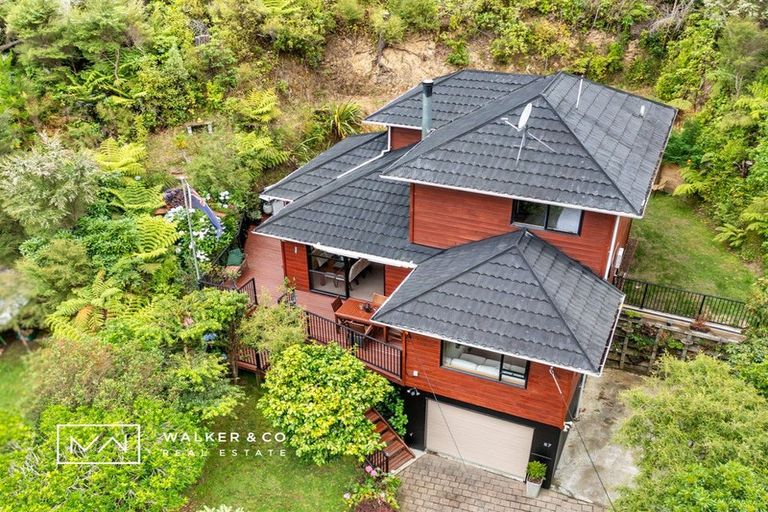 Photo of property in 87 Elmslie Road, Pinehaven, Upper Hutt, 5019