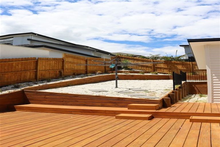 Photo of property in 1 Beatrice Place, Flat Bush, Auckland, 2016