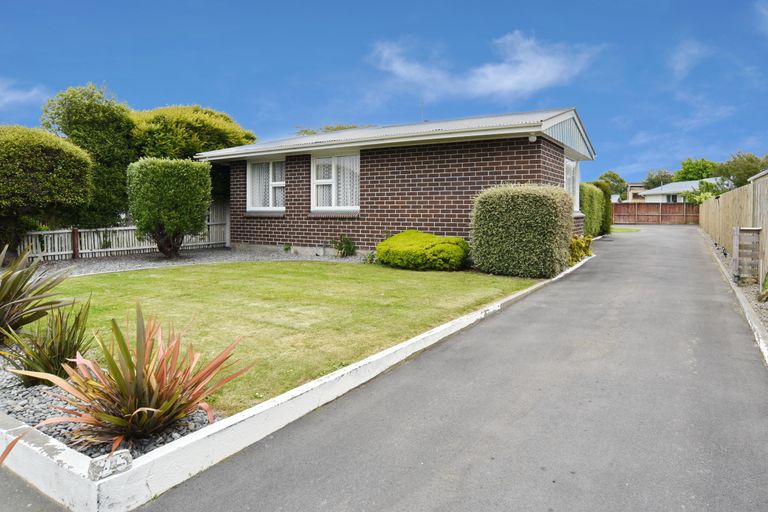 Photo of property in 25 Glenrowan Avenue, Avondale, Christchurch, 8061