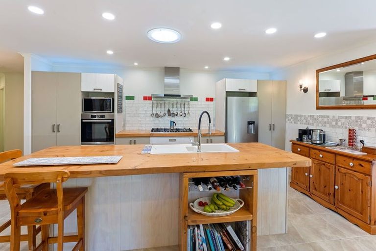 Photo of property in 48 Eucalyptus Way, Nikau Valley, Paraparaumu, 5032