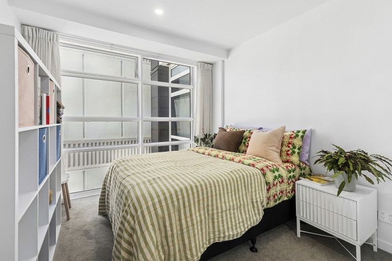 Photo of property in Pinnacle Apartments, E706/160 Victoria Street, Te Aro, Wellington, 6011