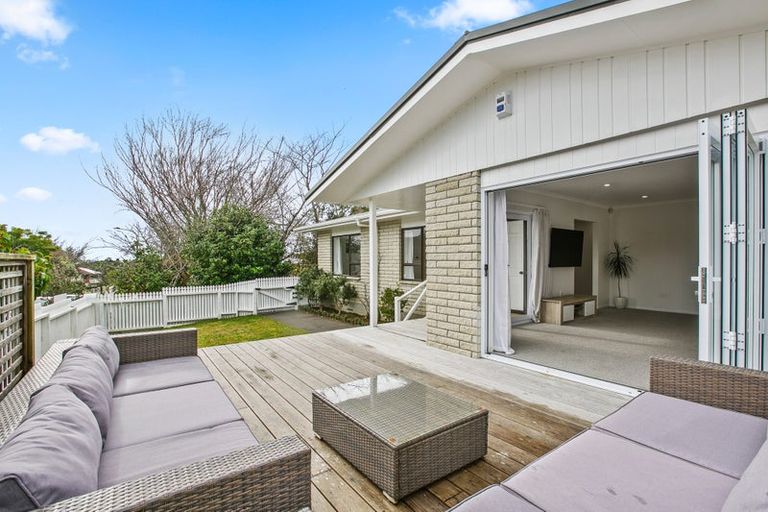 Photo of property in 60 Karina Road, Merrilands, New Plymouth, 4312