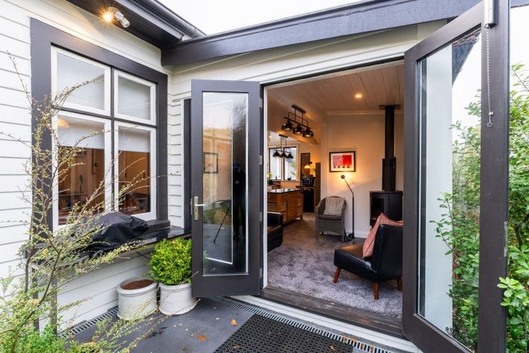 Photo of property in 139 Eglinton Road, Mornington, Dunedin, 9011