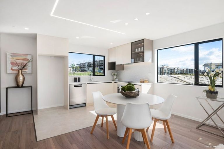 Photo of property in 48 Observation Green, Hobsonville, Auckland, 0616