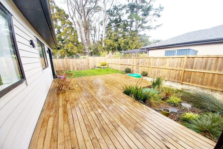 Photo of property in 18 Konoba Avenue, Kumeu, 0810