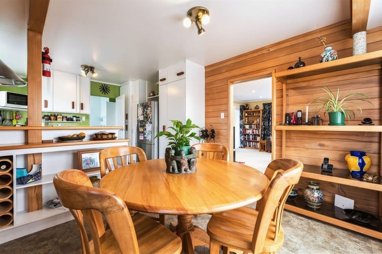 Photo of property in 17 Harmel Road, Glendene, Auckland, 0602