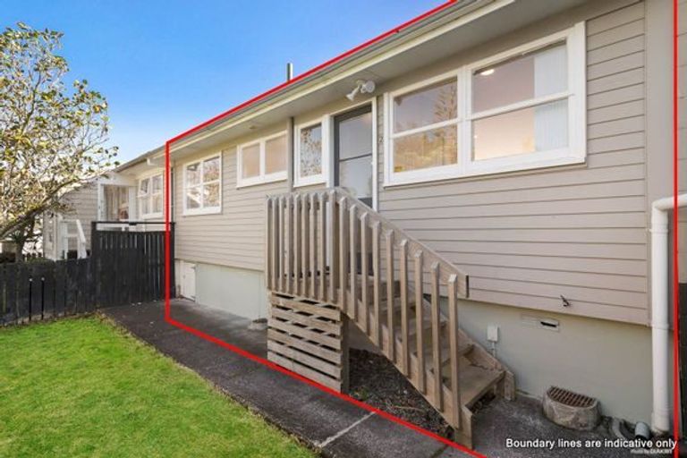 Photo of property in 2/14 Ozich Avenue, Te Atatu South, Auckland, 0610