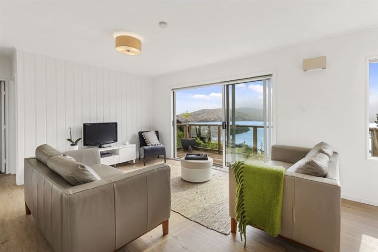 Photo of property in 97 Kahu Road, Paremata, Porirua, 5024