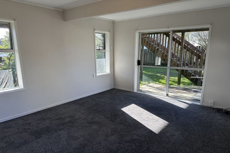 Photo of property in 19 St Catherine Crescent, West Harbour, Auckland, 0618