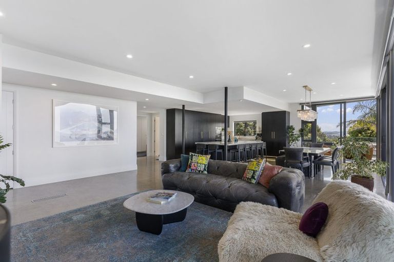 Photo of property in 201 Whangaparaoa Road, Red Beach, 0932