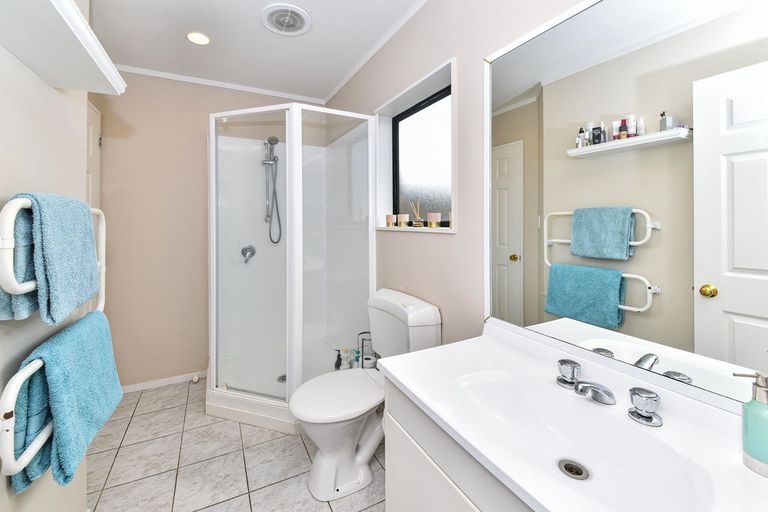 Photo of property in 1/78 Saint Annes Crescent, Wattle Downs, Auckland, 2103