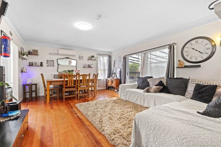 Photo of property in 12 Olive Street, Manurewa, Auckland, 2102