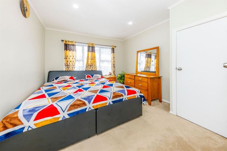 Photo of property in 5 Lloyd Avenue, Papatoetoe, Auckland, 2025