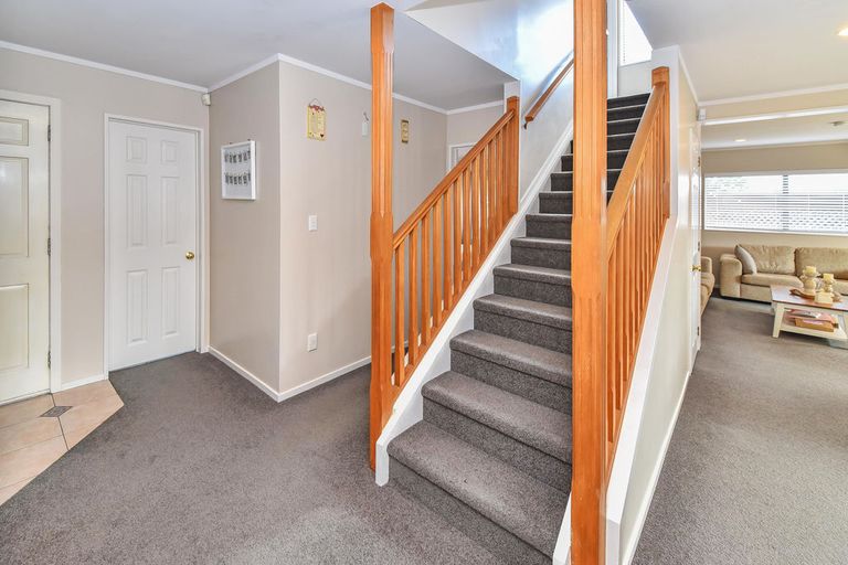 Photo of property in 1/78 Saint Annes Crescent, Wattle Downs, Auckland, 2103