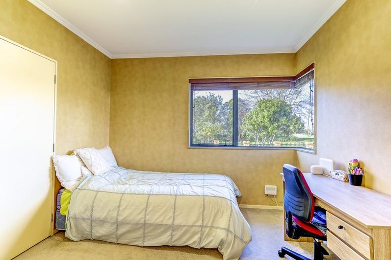 Photo of property in 2 Nielsen Gardens, Rototuna, Hamilton, 3210