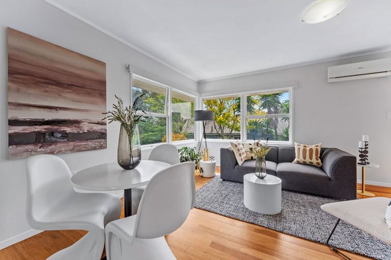 Photo of property in 1/9a Eversleigh Road, Belmont, Auckland, 0622