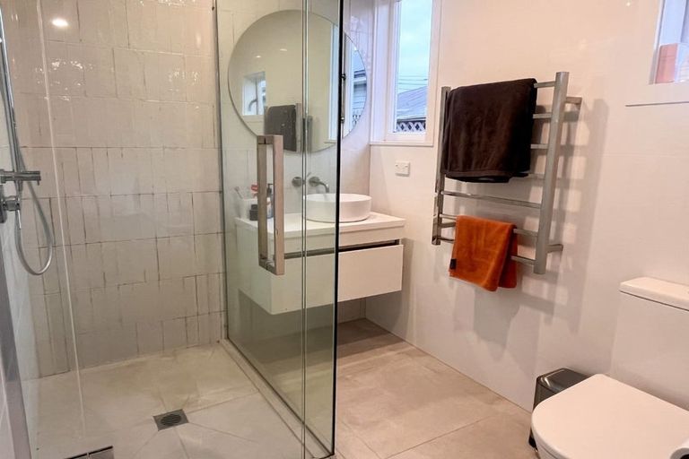 Photo of property in 1/155 Weston Road, St Albans, Christchurch, 8052