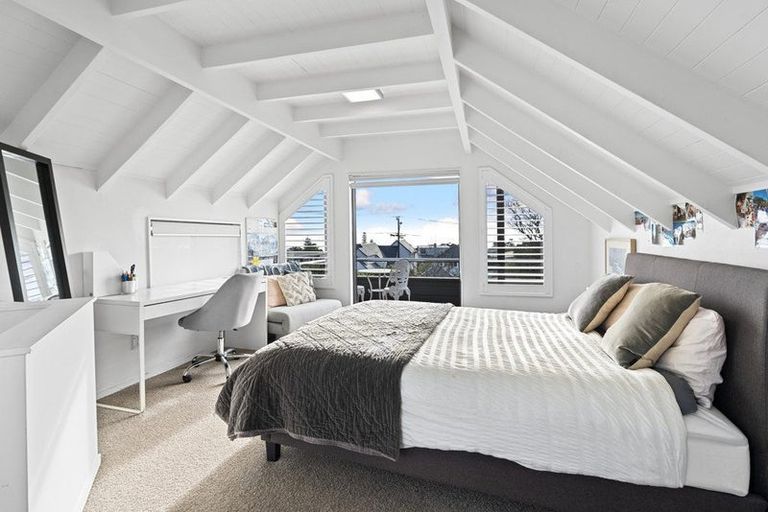 Photo of property in 2/317 Lake Road, Hauraki, Auckland, 0622