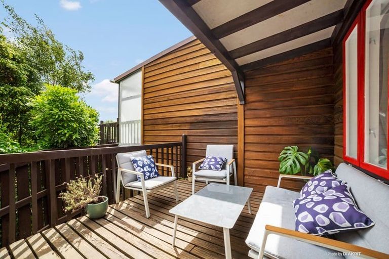 Photo of property in The Triangle, 5/33 Halswater Drive, Churton Park, Wellington, 6037