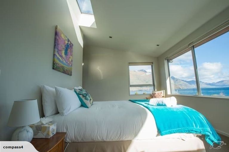 Photo of property in 17 Poplar Drive, Kelvin Heights, Queenstown, 9300