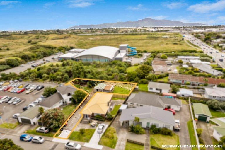Photo of property in 6a Ngahina Street, Paraparaumu, 5032