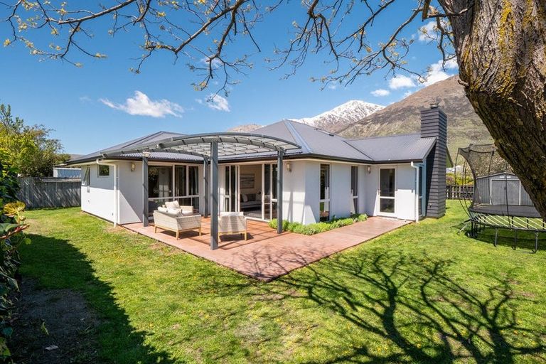 Photo of property in 67 Howards Drive, Lake Hayes, Queenstown, 9304