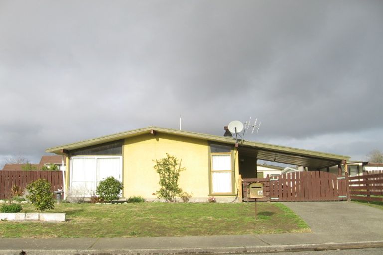 Photo of property in 17 Fleetwood Crescent, Flaxmere, Hastings, 4120