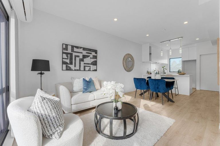 Photo of property in 1d Quincey Place, Massey, Auckland, 0614