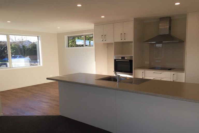 Photo of property in 21 Niagara Street, Wainoni, Christchurch, 8061